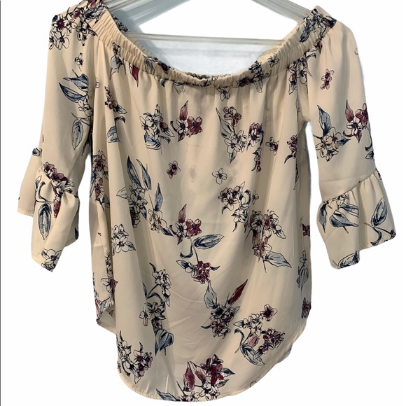 (NEW W/ TAG!) ARDENE WHITE FLOWER OFF-SHOULDER TOP - Picture 2 of 8